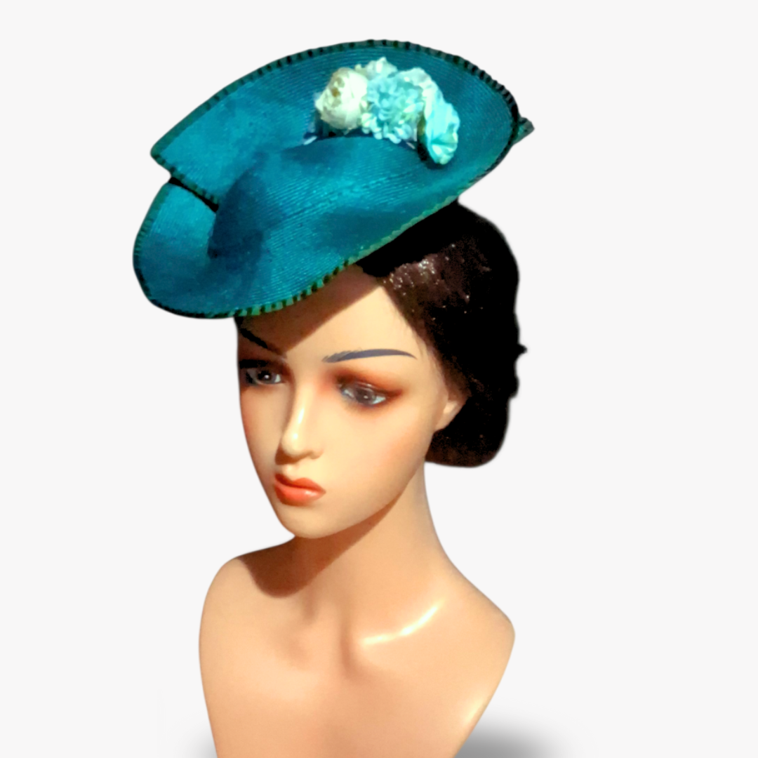 Vintage Style Straw Tilt Hat with Floral Arrangement - Image 2